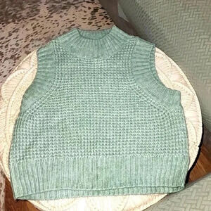 Jessica Simpson Crop Top